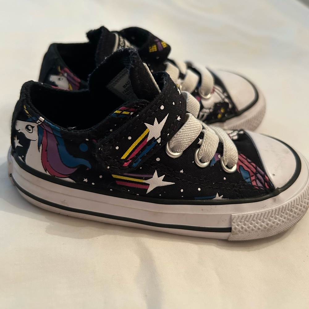Girls unicorn converse size 5